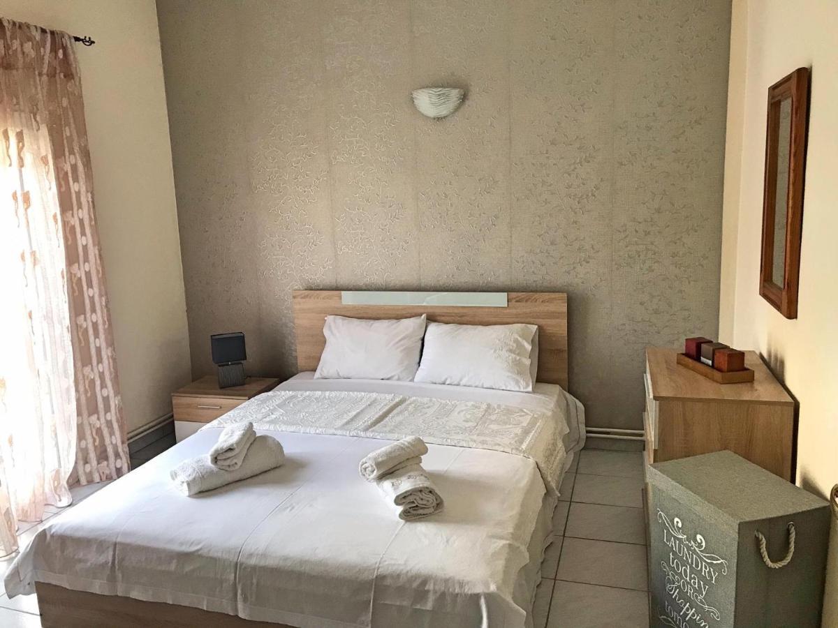 Anastasia'S Home Néa Péramos Екстериор снимка